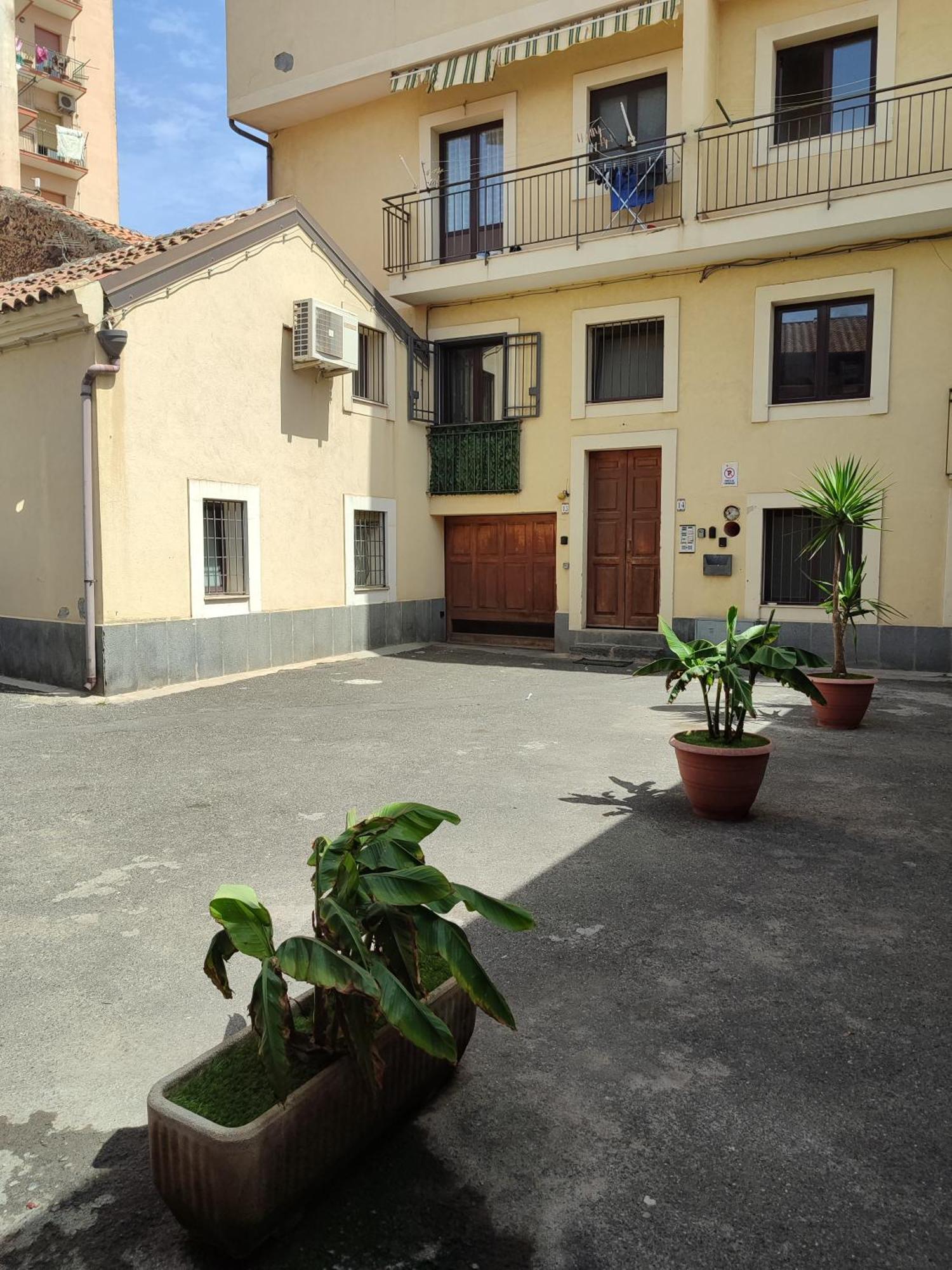 Le Case Del Cortile Catânia Exterior foto