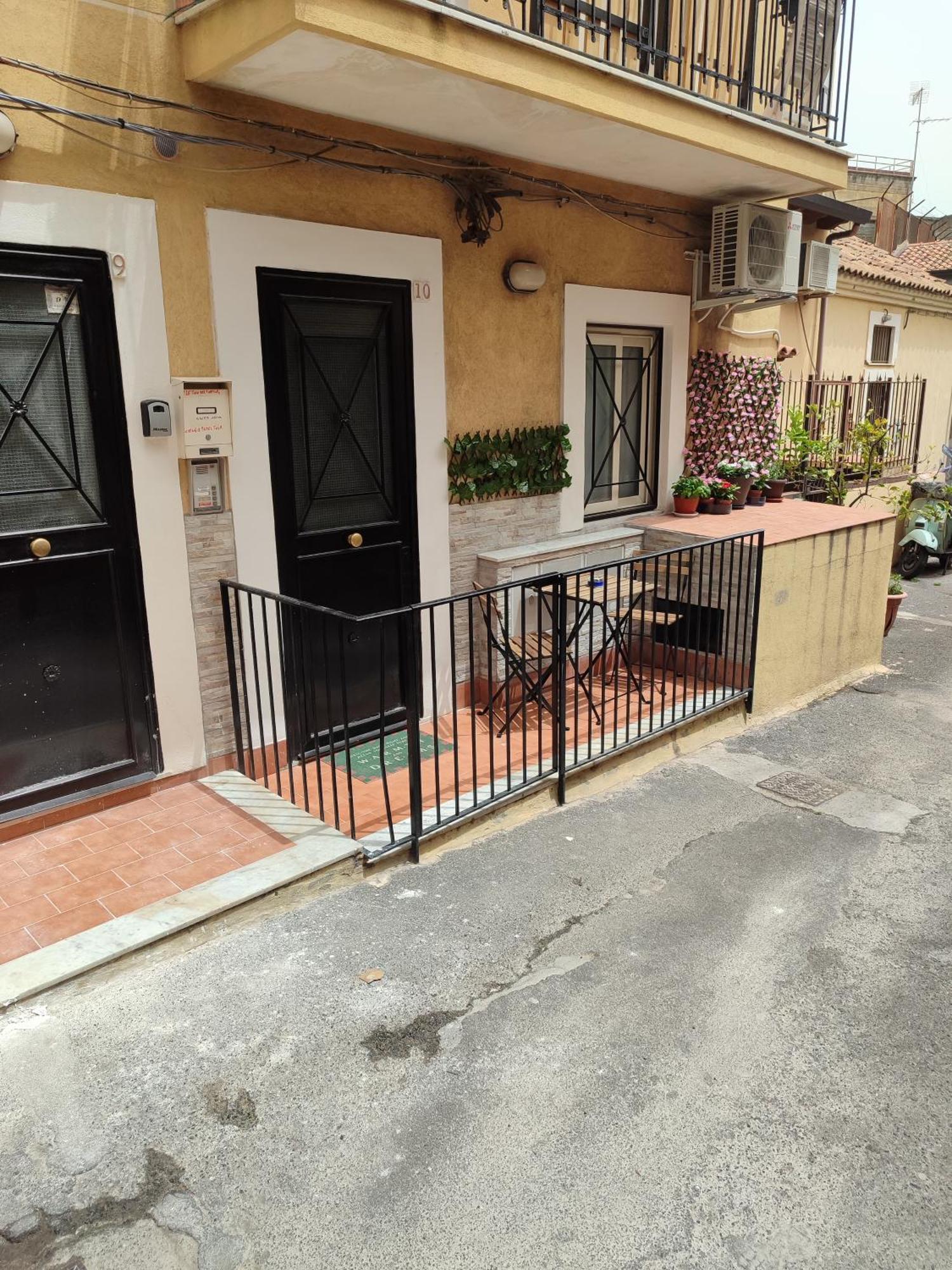 Le Case Del Cortile Catânia Exterior foto